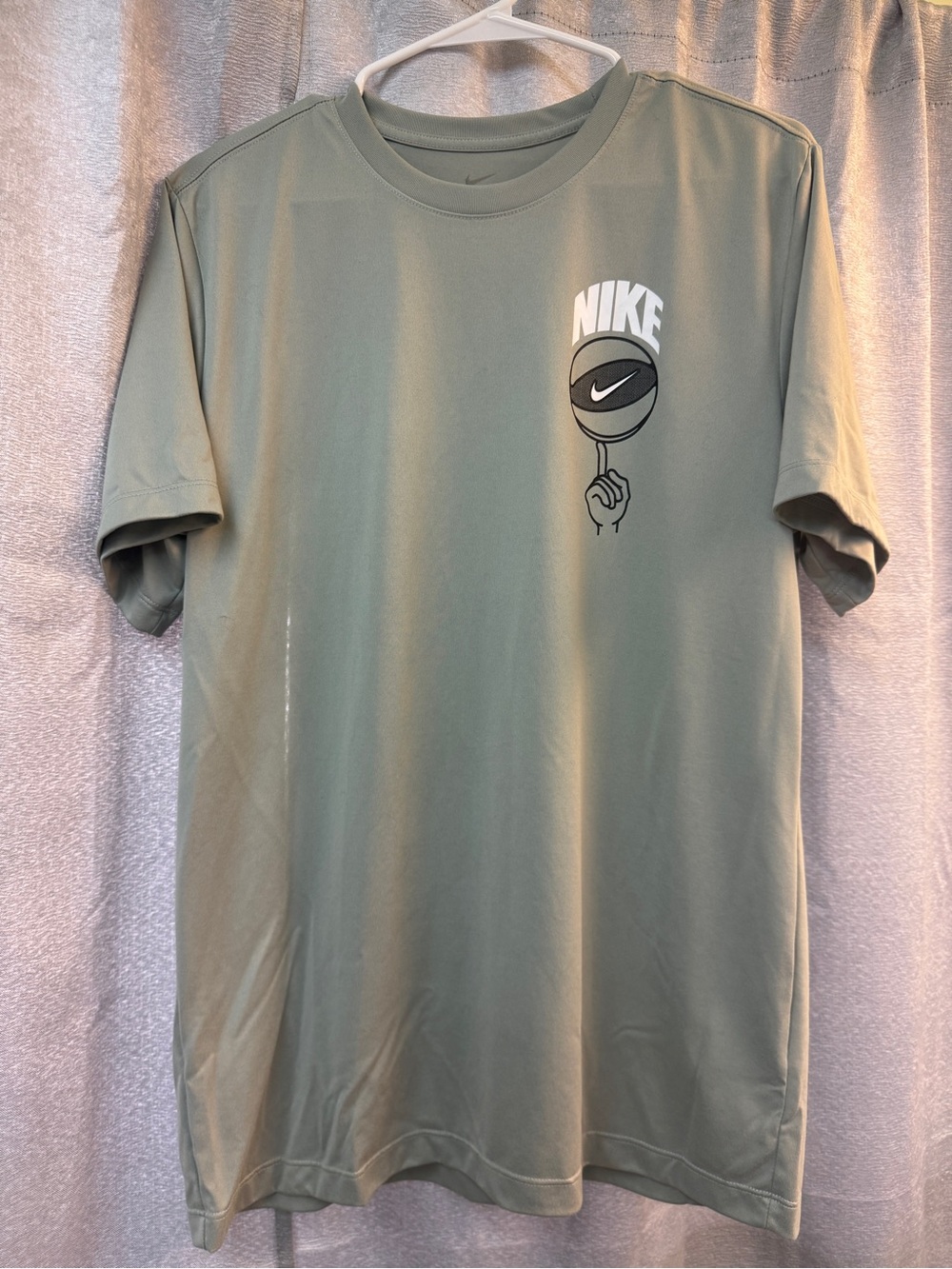 Nike Men's Sage Green Short-Sleeve Graphic Tee